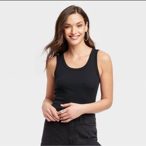 Universal thread black tank top